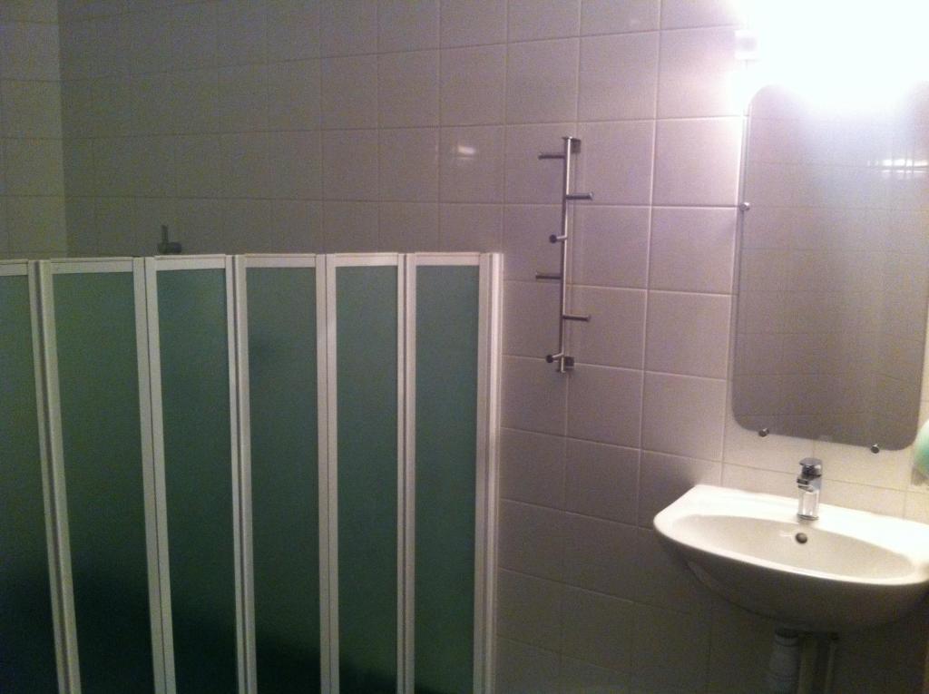 ホテルオテル モデルヌ ナンテール 部屋 写真